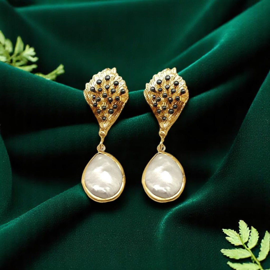Aurora Fancy Pearl Bloom Gold Earrings