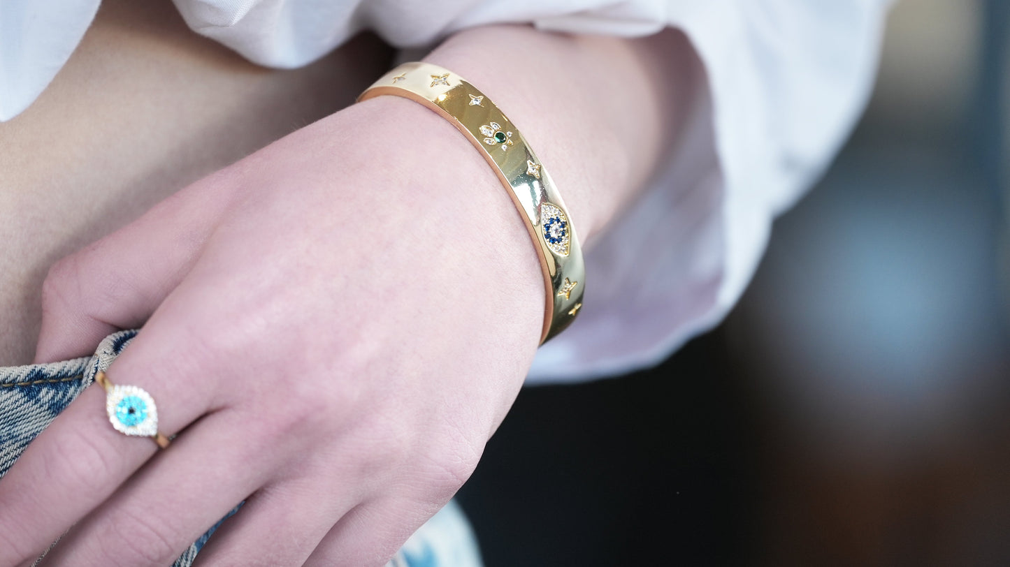 Hamza Heavy Gold Cuff Bracelet