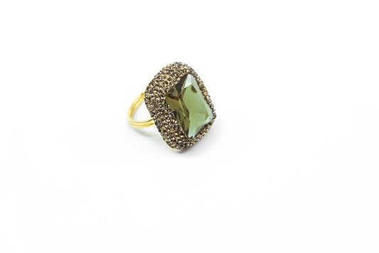 Diaspore Color Changing stone ring